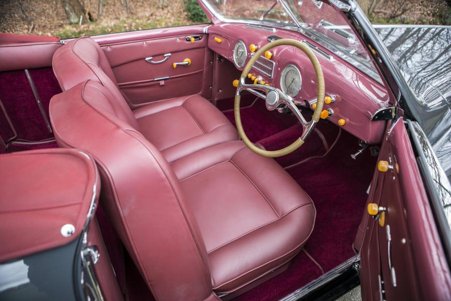Интерьер Alfa Romeo 6C 2500 SS Cabriolet 1947 года  (фото 11 из 40)